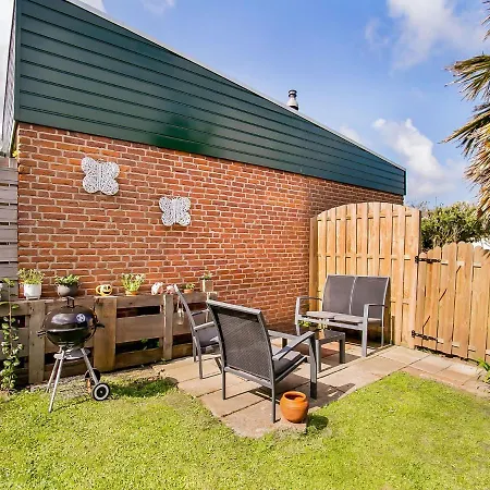 Holiday home Lovely In With Garden Noordwijkerhout