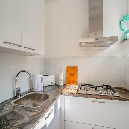 Lovely In With Garden Holiday home *