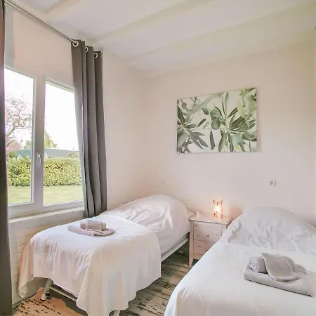 Lovely In With Garden Holiday home