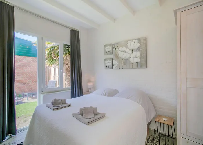 In Noordwijk Near Beaches * Noordwijkerhout