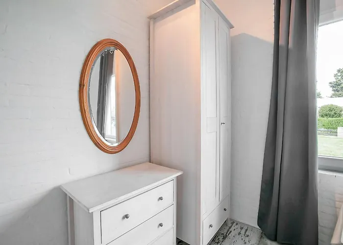 In Noordwijk Near Beaches * Noordwijkerhout